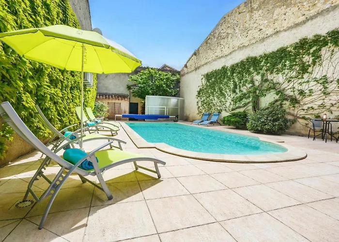De La Cloche By Villa