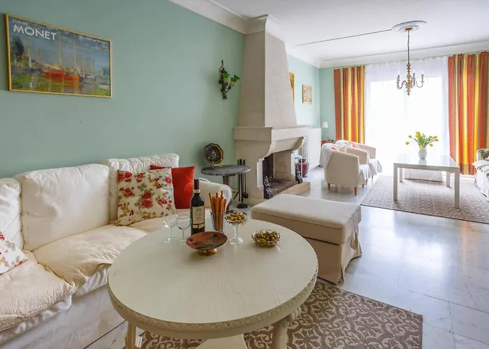 Villa De La Cloche By